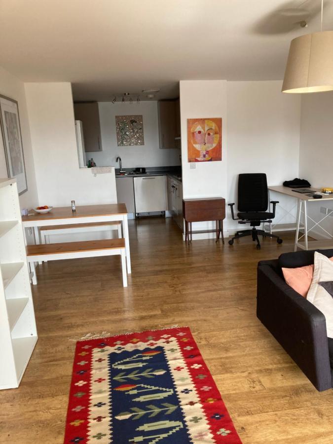Appartamento Beautiful With Large Balcony Londra